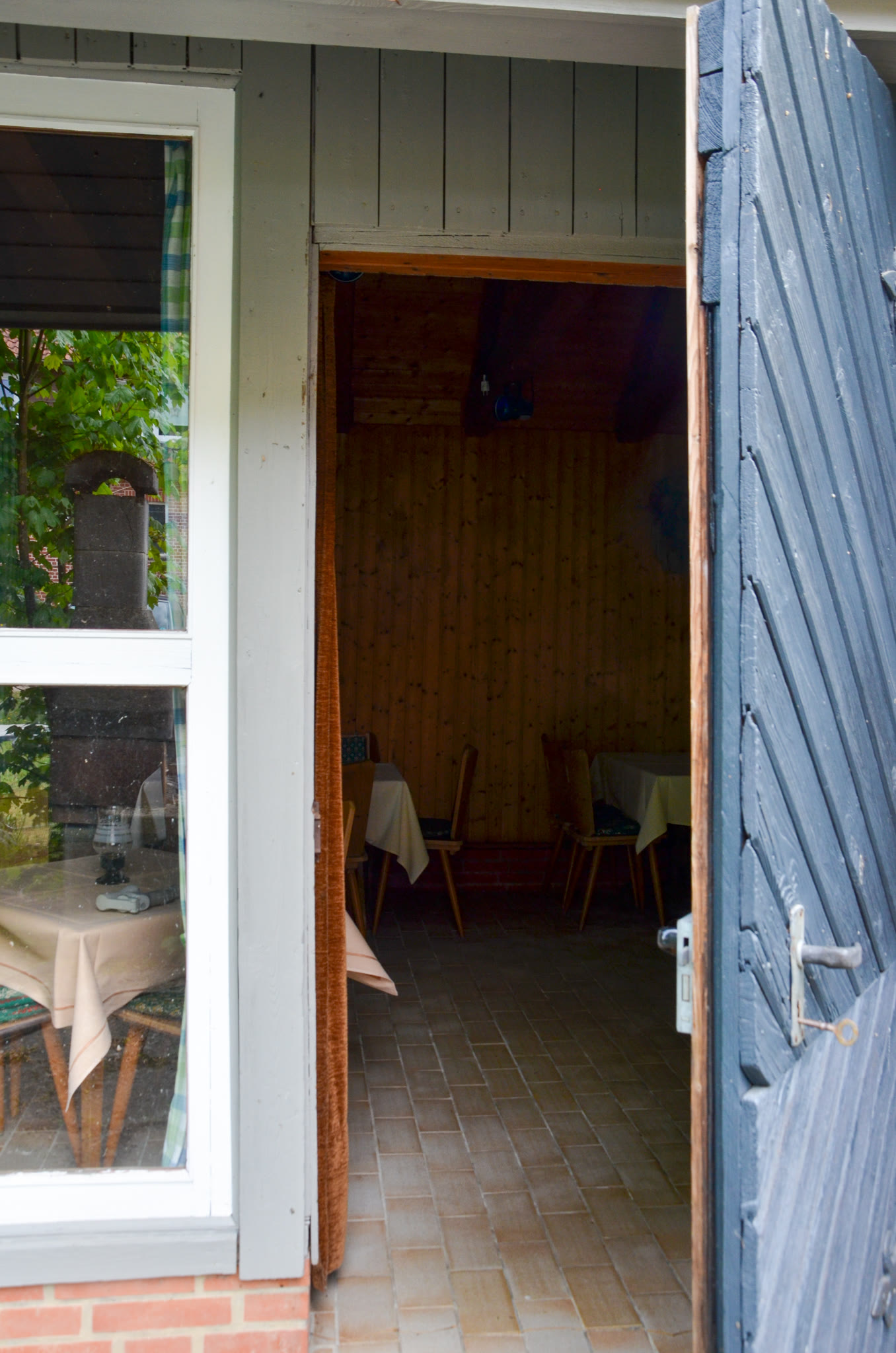 Gemütliche Grillhütte für gesellige Abende